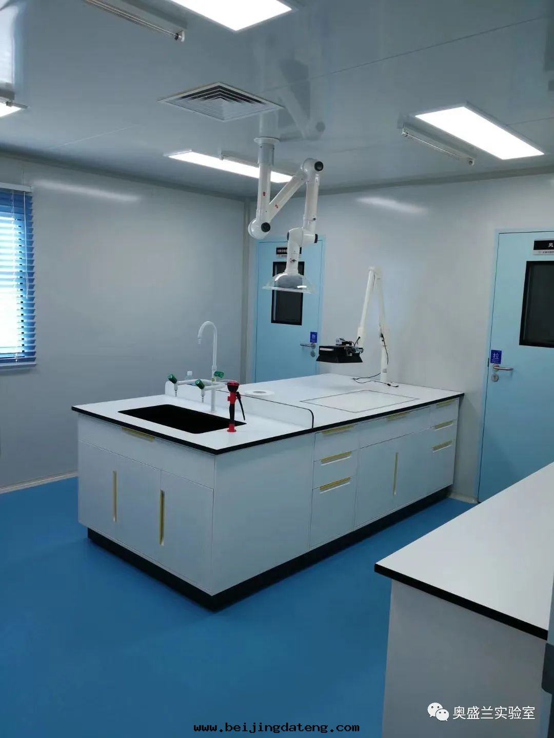 實(shí)验(yàn)台(tái)